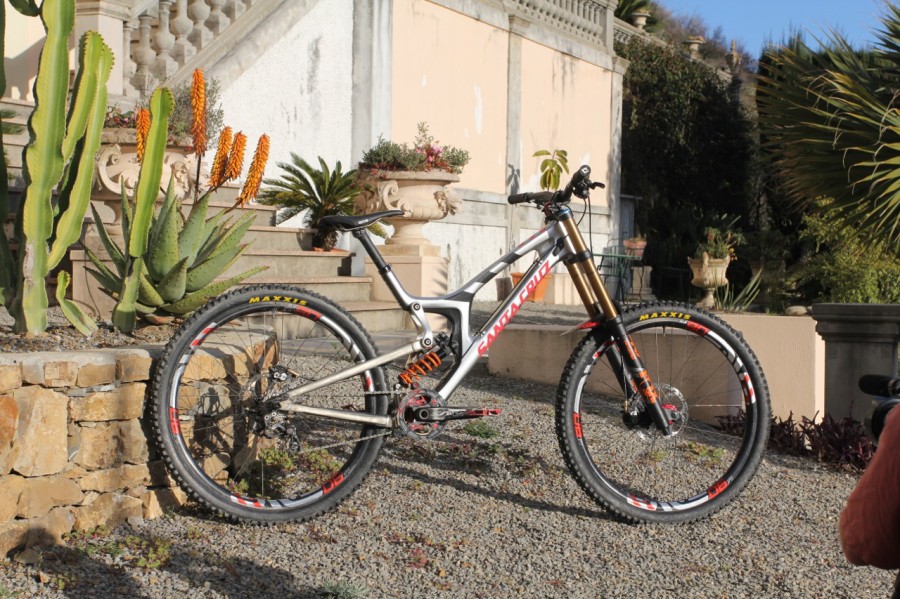 Santa cruz v10 29ers