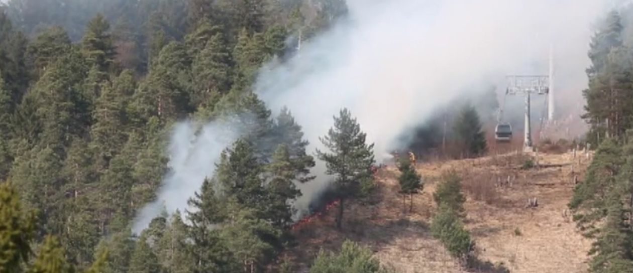 ciclista montaña incendio