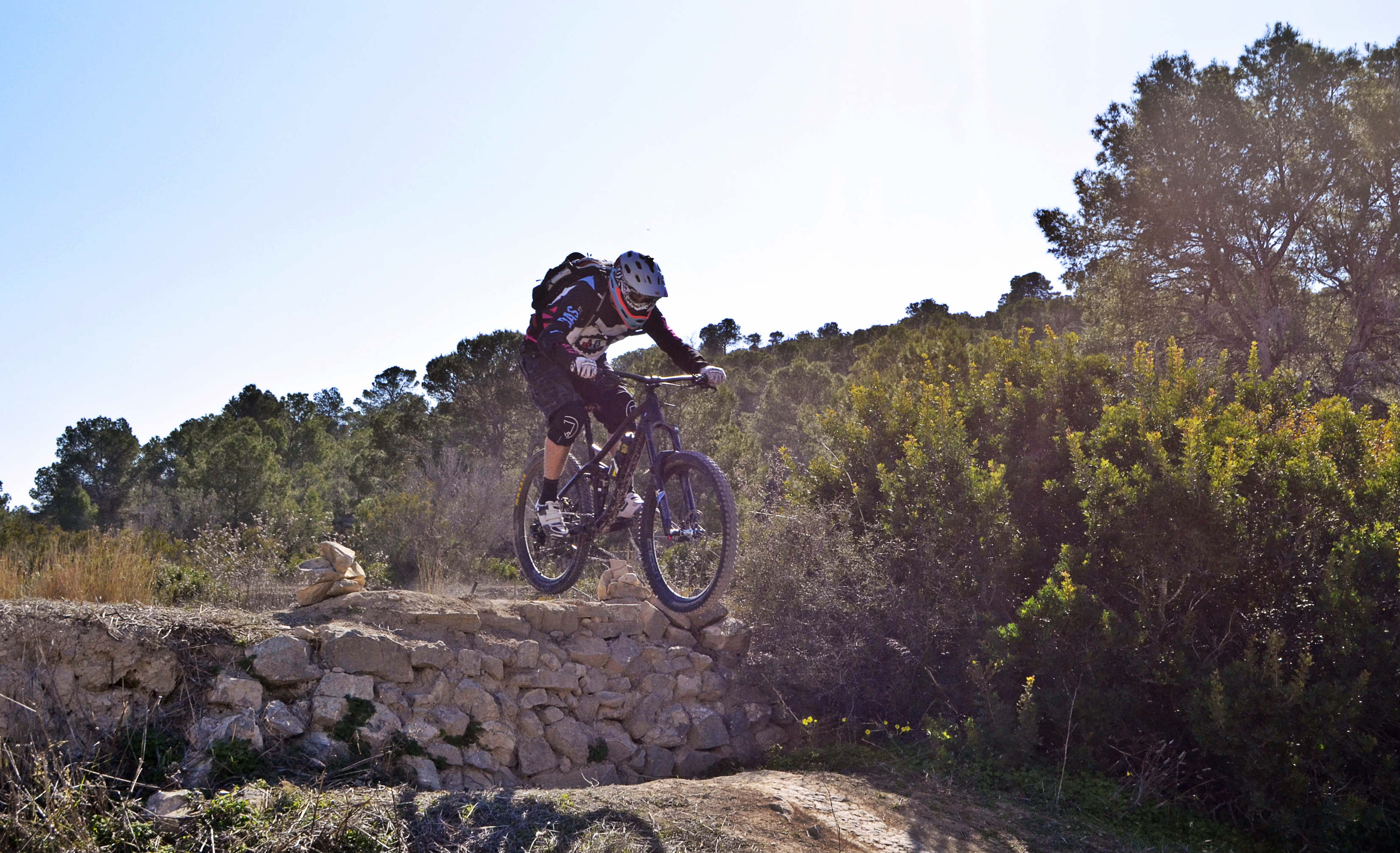 diferencias bicicleta enduro y trail