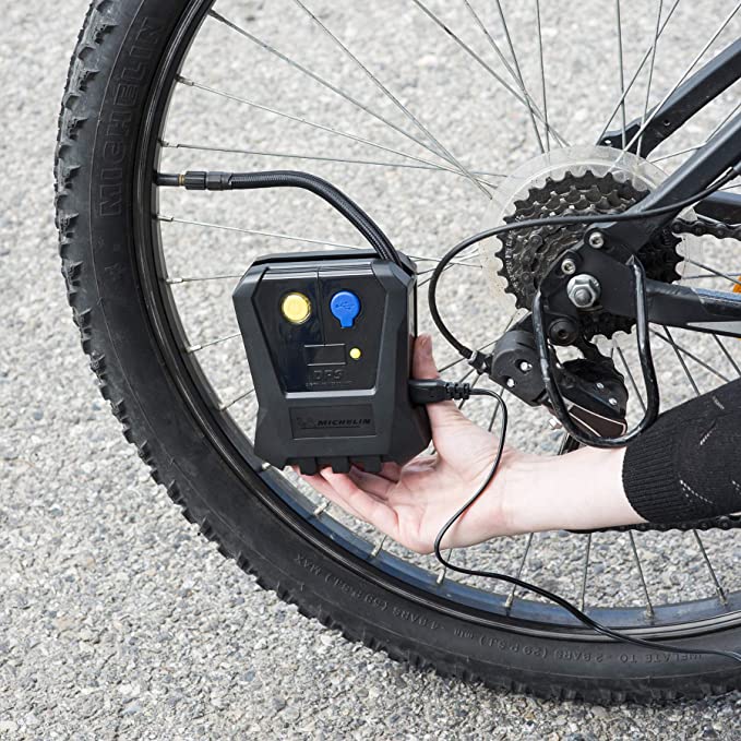No hagas corazón postre Michelin presenta una bomba de aire eléctrica digital para bicicletas