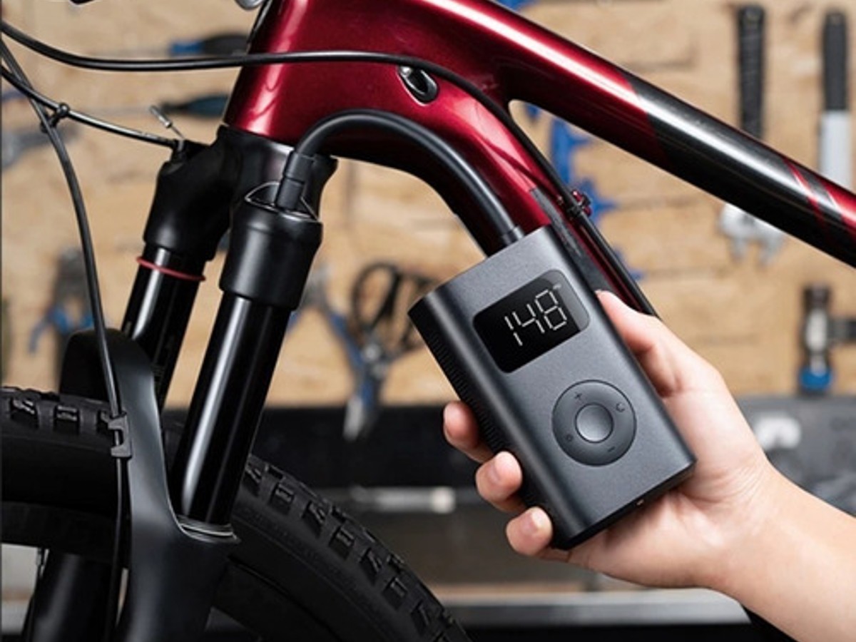 Oasser Compresor de aire portátil Mini inflador de aire Bomba de neumáticos  de mano 6000mAh Batería LCD digital para neumáticos de bicicleta de coche