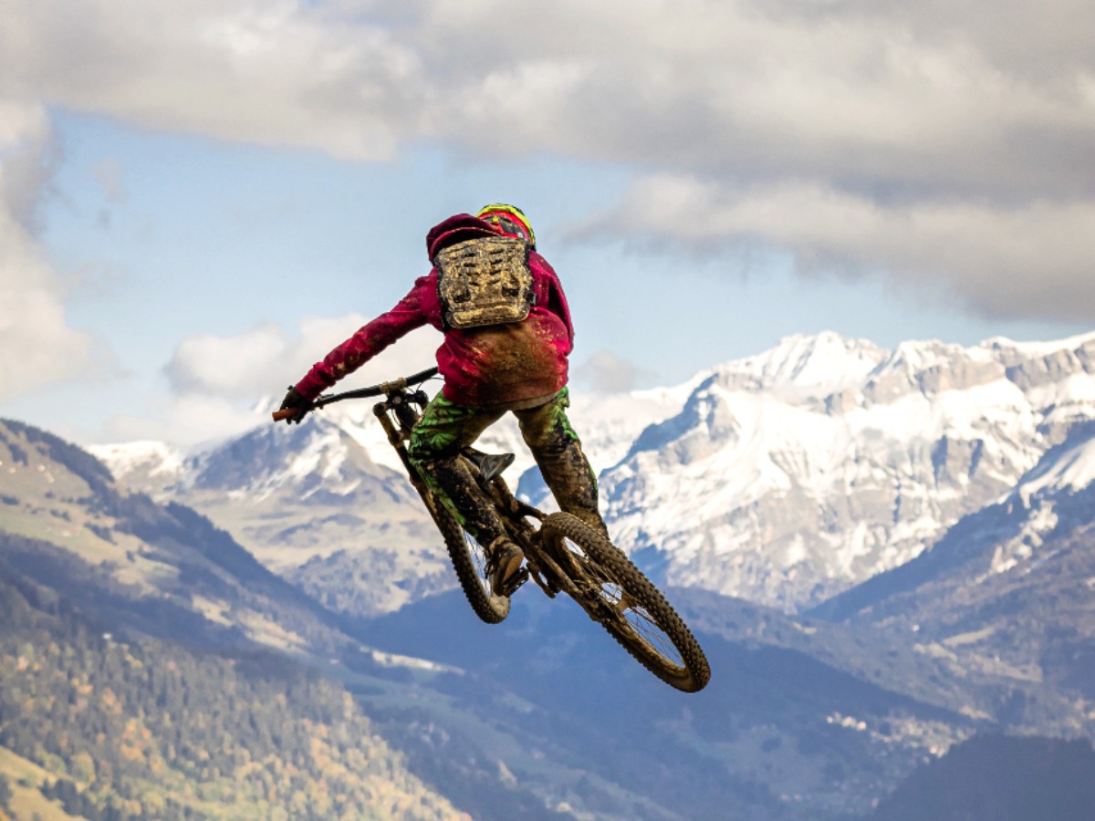 Montenbaik  Principal web del Mountain Bike en Español. Encuentra los  mejores videos y fotos de MTB, las tendencias, tecnología y test de los  productos actuales. · Test :: Casco O´Neal Fury - Montenbaik